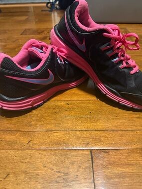 Nike Lunarlon Women’s Black/Hot Pink/Blue Athletic Running Shoes Size 8